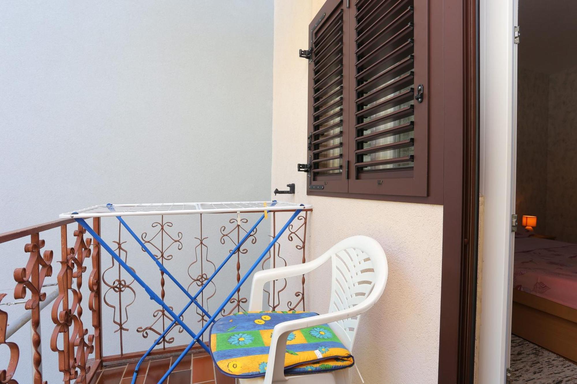 Leilighet With A Parking Space - 21270 Makarska
