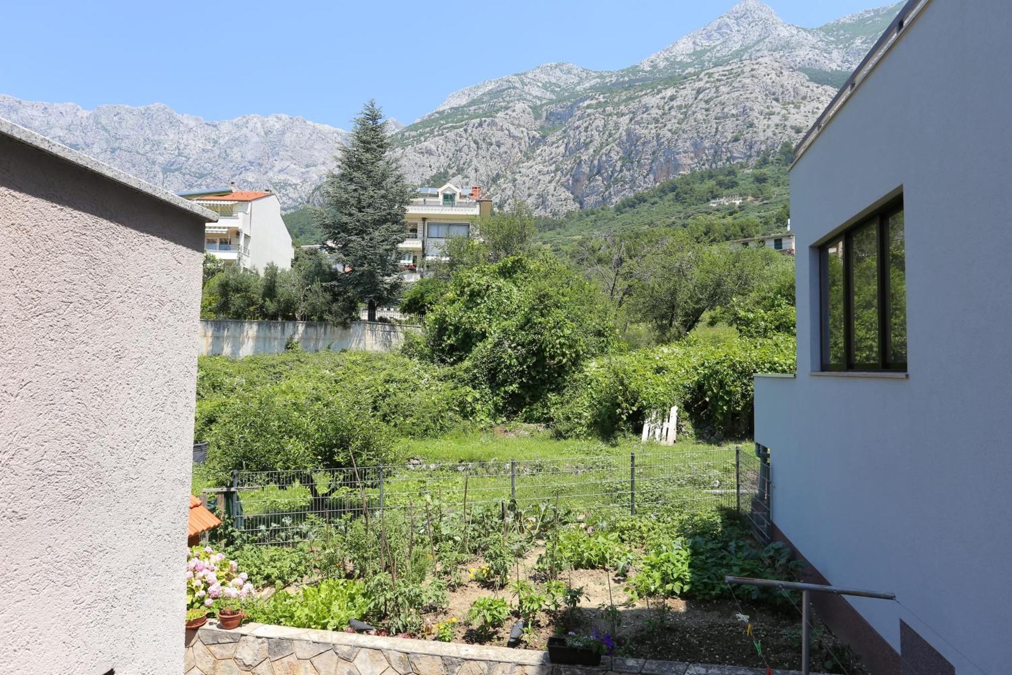 With A Parking Space - 21270 * Makarska