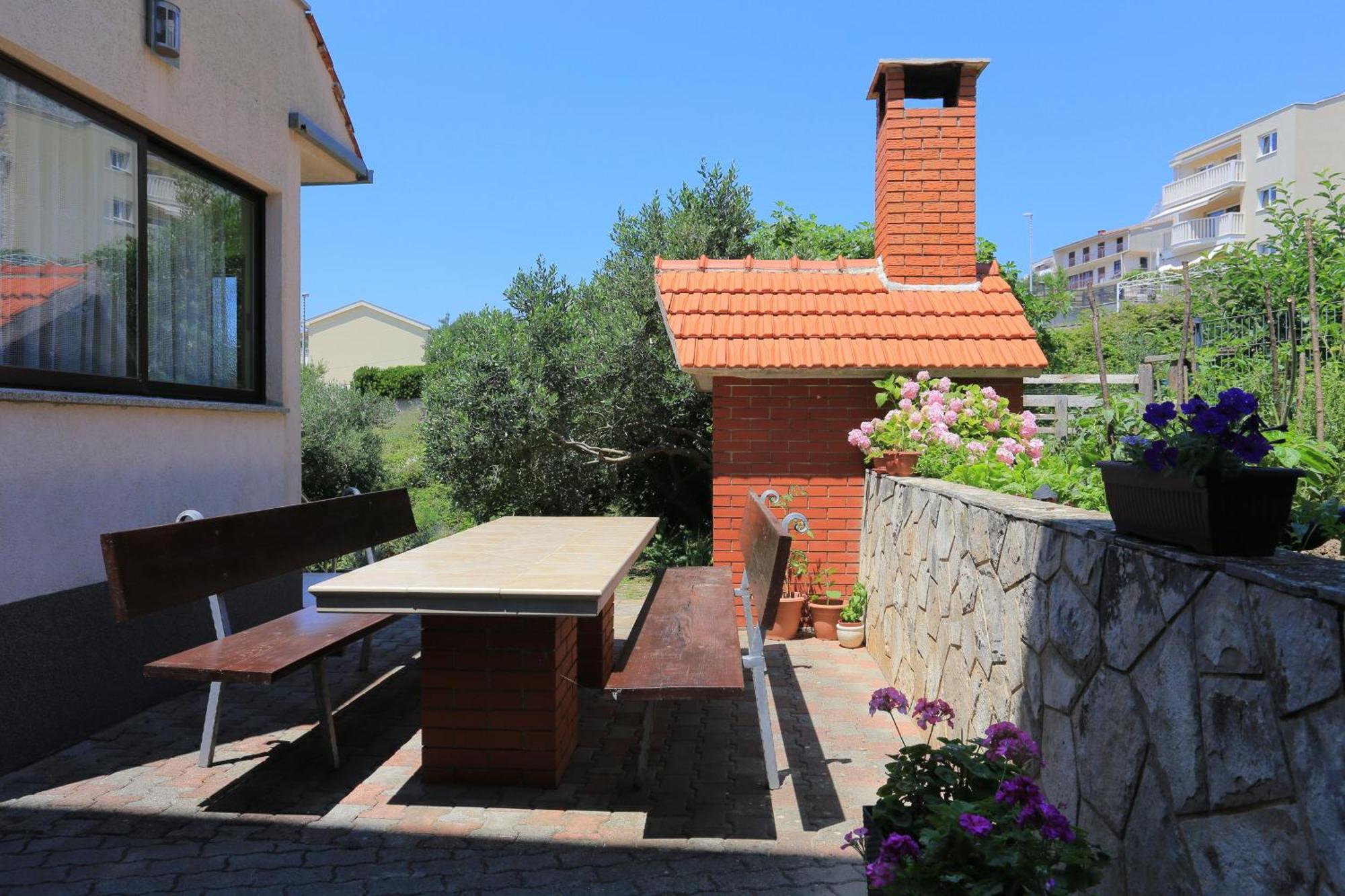 With A Parking Space - 21270 Makarska