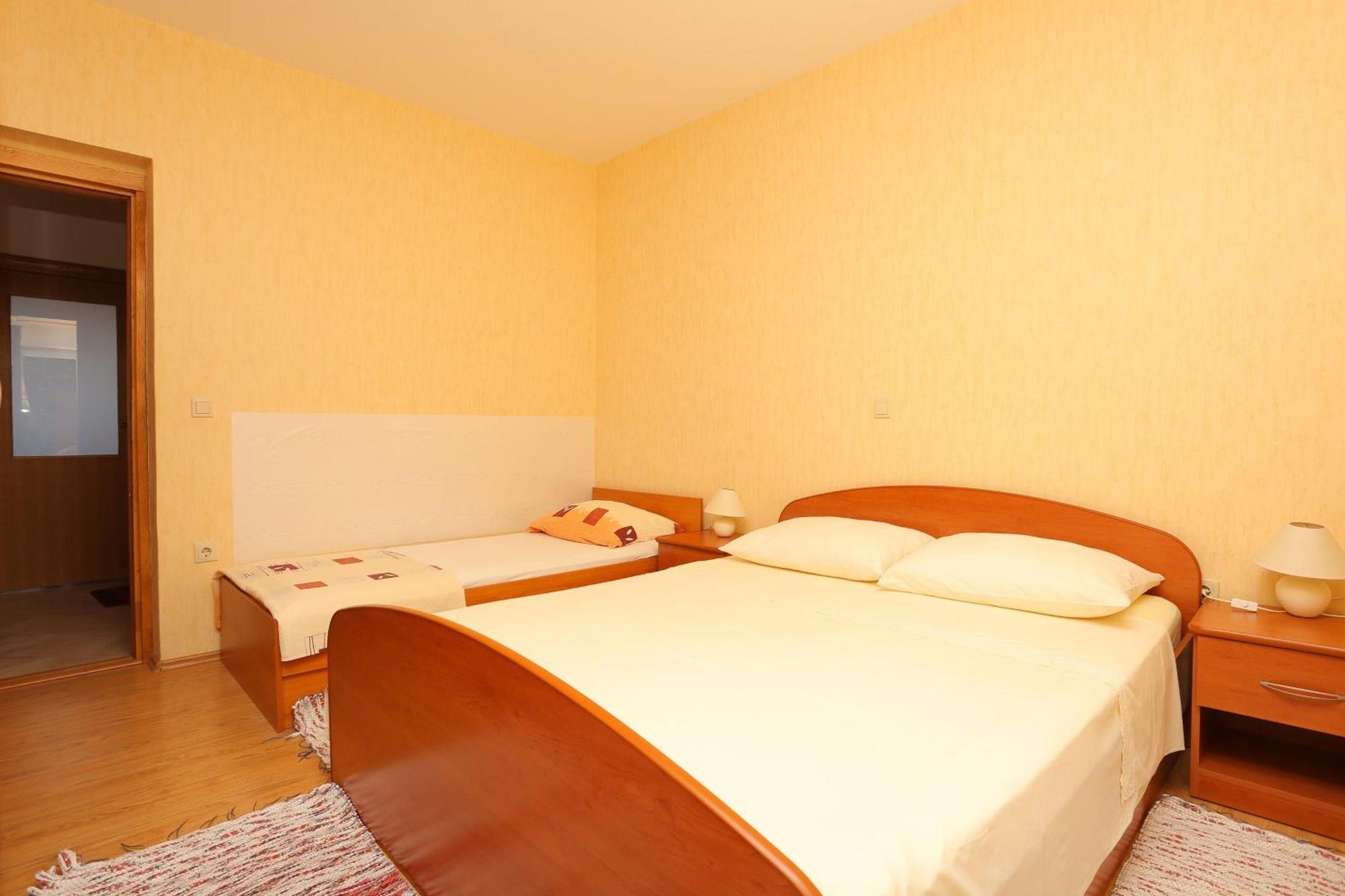 With A Parking Space - 21270 * Makarska